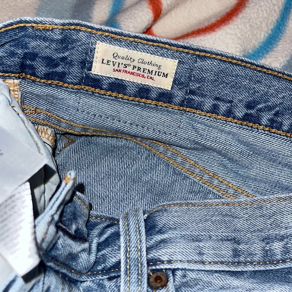 Free People // Levi’s 501 Cutoff Shorts🌛 - Picture 8 of 13